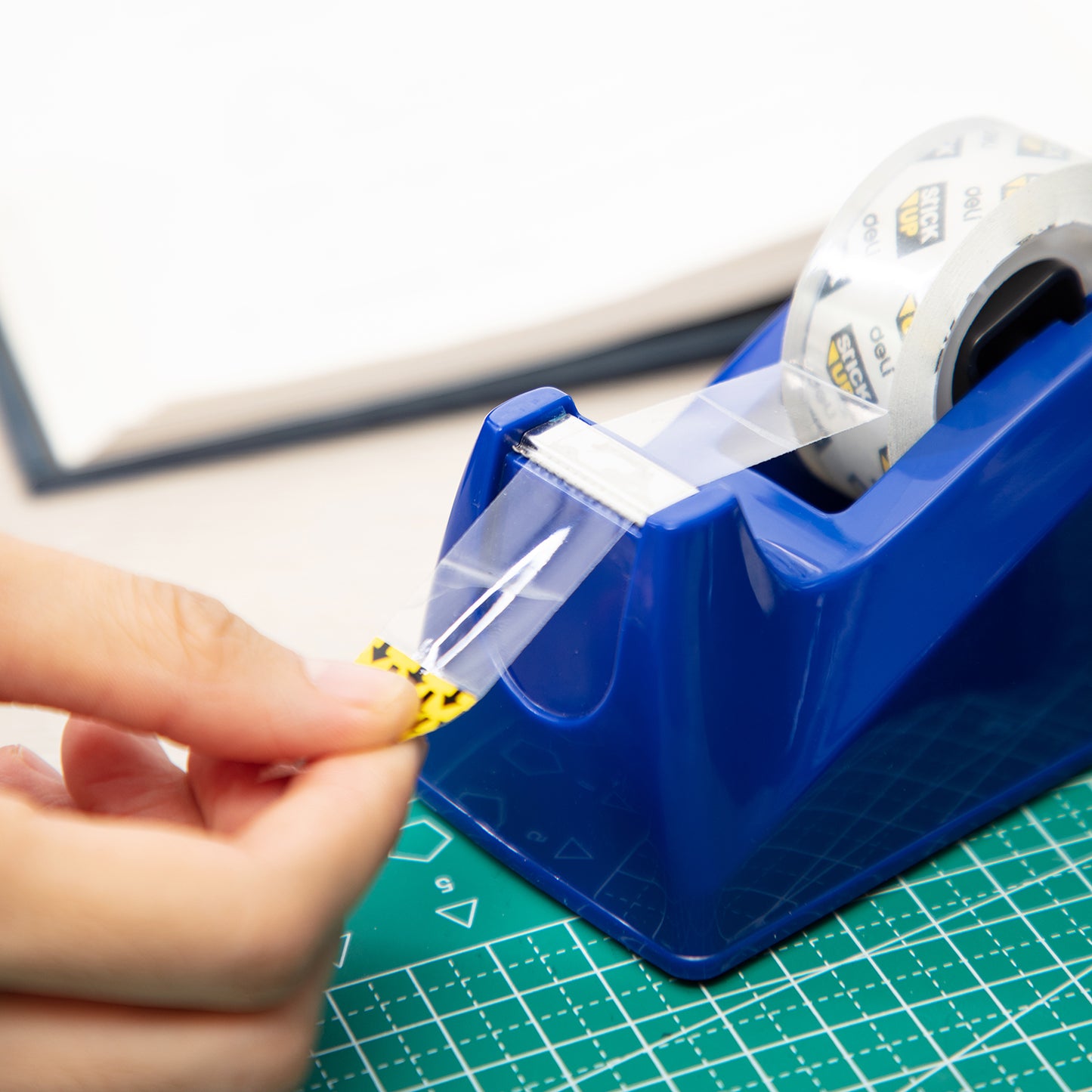 Deli-E816 Tape Dispenser